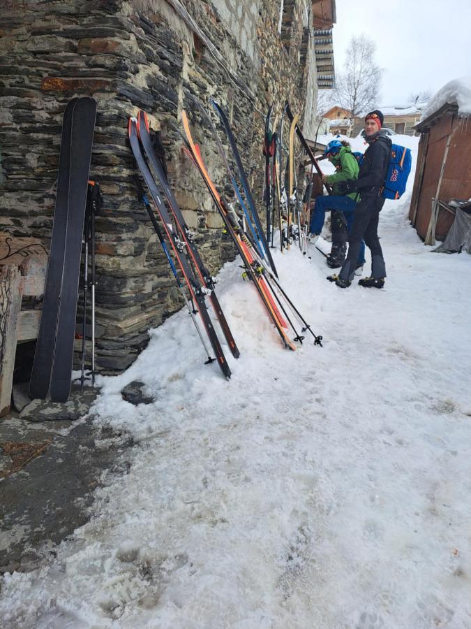 Chvibiani Guesthouse&Bar Ushguli Eksteriør billede