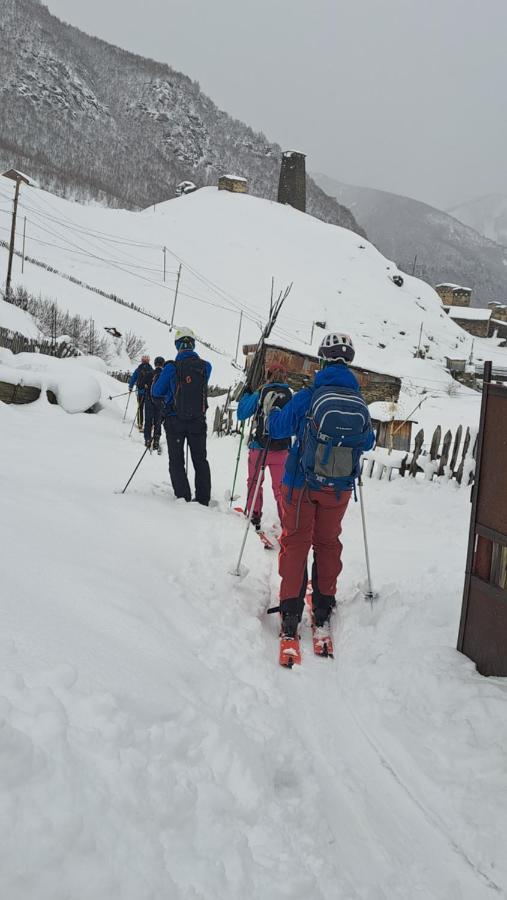 Chvibiani Guesthouse&Bar Ushguli Eksteriør billede